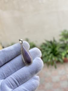 Pendentif Minimaliste Fait Main en Argent Sterling 925 Vintage Délicat de Créateur avec Cabochons de Jade Levander en Forme de Poire pour Mariage et Anniversaire - Product Image 2