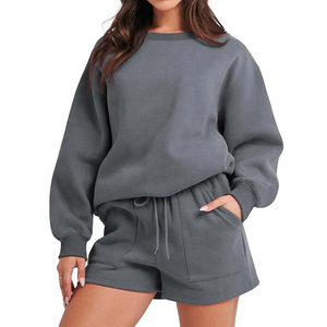 Ensemble de vêtements personnalisés de haute qualité pour femmes Sweat à capuche et short à col rond Ensemble de survêtements vierges brodés - Product Image 4