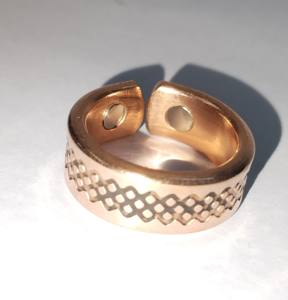 Anillo de Cobre Unisex, Anillo de Cobre de Lujo, Anillo Martillado a Mano, Anillo de Cobre Minimalista, Joyería Artesanal de Cobre, Anillo Martillado Rústico - Product Image 4