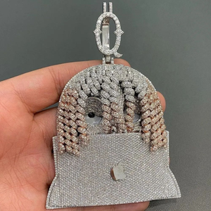 Colgante de Moissanita de Lujo con Diseño de Personaje con Capucha, Chapado en Oro de 18K sobre Plata de Ley, con Incrustaciones de 12 Quilates VVS1, Detalle de Cadena Cubana, Premium - Product Image 1