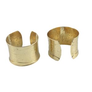 Brazalete de Moda para Mujer con Acabado Plateado Brillante y Elegante, Diseño de Esposas para Bodas y Eventos - Product Image 4