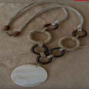 สร้อยคอลูกปัดหินสไตล์รัสติกสวยงามทันสมัยสำหรับผู้หญิงสร้อยคอโชกเกอร์บอลสำหรับการหมั้นเครื่องประดับสำหรับผู้หญิงทันสมัยขัดเงาสวยงามเป็นพิเศษ - Product Image 1