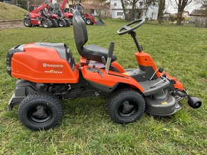 Cortacésped Husqvarna Rider R214TC Comfort Edition con plataforma delantera de 94 cm, tractor de jardín hidrostático de 16 HP y doble cilindro en venta - Product Image 5