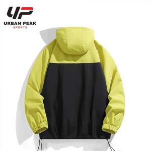 Chaqueta Cortavientos Resistente para Hombre con Costuras Reforzadas, Cierre Frontal Seguro y Características Prácticas para el Uso Diario - Product Image 2