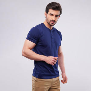 Venta al por mayor Henley camiseta Botón de punto personalizado de alta calidad de algodón peinado Jersey personalizado pantalones cortos mangas hombres camiseta - Product Image 3