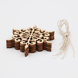 Adornos de árbol de Navidad de madera hechos a mano, decoración colgante de copo de nieve con cuerda de cáñamo y cuentas de madera para decoración de fiesta de vacaciones - Product Image 6
