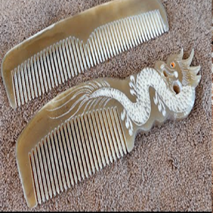 Natural Horn <b>Comb</b> with Leaf Handle. Ergonomic grip and fine teeth for smooth, static-free <b>hair</b>, available at wholesale prices. - Product Image 6
