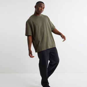 T-shirt surdimensionné respirant pour hommes T-shirt surdimensionné en gros T-shirt Hip Hop grande taille pour hommes entièrement personnalisé - Product Image 3