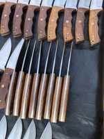 Lot de 10 couteaux de camping multifonctions, faits main, en acier 440C 12C27, à bord partiellement dentelé, manche en bois de wengé, légers et durables