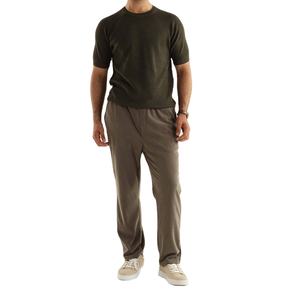 เสื้อยืดพรีเมียมทรงเวอร์ติคอล แขนเสื้อแบบแร็กแลน สีเขียวมะกอกเข้ม ผ้าถักเนื้อละเอียด คุณภาพสูง แขนสั้น รับสกรีนโลโก้ - Product Image 4