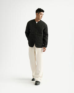 Veste matelassée pour homme de haute qualité 100% polyester Respirante Col en V Manches longues Coupe ample Design uni Taille personnalisée Hiver - Product Image 4