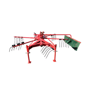 Rastrillo de heno bastante usado disponible en stock con construcción duradera para granjas - Product Image 1