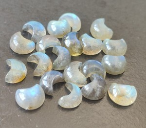 Piedra preciosa con forma de luna creciente de labradorita azul natural al por mayor 8mm-30mm media luna trasera plana para la fabricación de joyas - Product Image 6