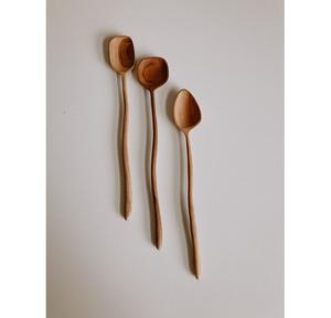Cuillère en bois personnalisable avec finition miroir et long manche pour la cuisine et la table – Taille/Couleur/Forme sur mesure - Product Image 1