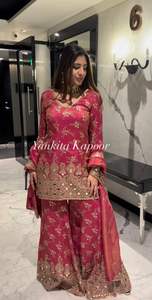 Lujoso Salwar Kameez pakistaní con hermosos detalles y ajuste cómodo para mujeres Moda elegante de proveedor mayorista - Product Image 6