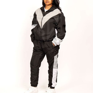 Ensemble de costume coupe-vent d'extérieur pour femmes en polyester léger avec logo personnalisé imperméable avec motif solide pour l'hiver 2-en-1 à séchage rapide - Product Image 1