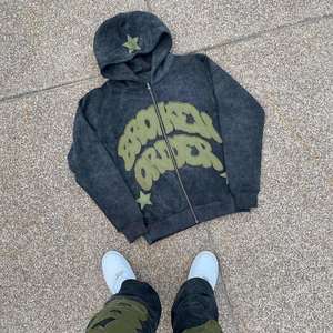 OEM Manufacturer <b>Applique</b> Embroidery And Acid Wash Streetwear Tracksuit 100% Cotton Fleece High Quality Tracksuit 450 GSM - Product Image 5