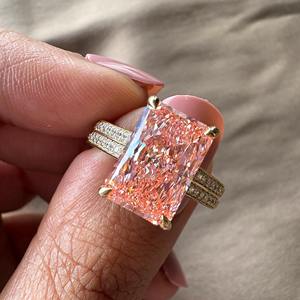 Anillo de Compromiso con Diamante Cultivado en Laboratorio, Corte Esmeralda, Color Rosa Fantasía, con Certificado IGI, Anillo de Boda de Dos Bandas para Regalo de Aniversario - Product Image 3