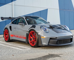 911 GT3 RS Weissach Coupé 2024, entretenu avec soin, moteur 3.9L Flat-Six, transmission automatique, cuir foncé gauche R20 - Product Image 1