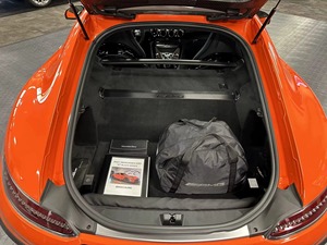 Mercedes-Benz AMG GT Black Series 2023, boîte automatique, essence, turbo, transmission intégrale, cuir foncé, occasion certifiée, propre et en bon état - Product Image 4