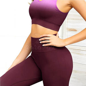 Conjunto de Yoga para Mujer Hecho en Pakistán, de Alta Calidad, Transpirable, Ligero, Cintura Elástica, Logotipo Frontal, Material Spandex/Nylon - Product Image 2