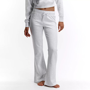 Conjunto de 2 Piezas de Moda, Sudadera Corta con Capucha de Color Sólido de Alta Calidad y Pantalones Jogger Acampanados, Chándal Informal Personalizado para Mujer - Product Image 3