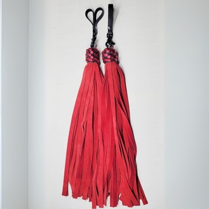 Ensemble de fouets en cuir rouge noir de 2 pièces le plus vendu fouet fait main avec personnalisation OEM de style fonctionnel et industries de soutien ODM - Product Image 1