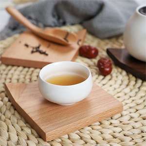 Juego de posavasos de madera natural maciza, construidos para una resistencia al calor confiable, perfectos para la comedor del hogar en el día a día. - Product Image 5