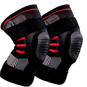 ชุดป้องกันเข่าสำหรับฟิตเนสยิมสีดำและสีแดง - Product Image 1