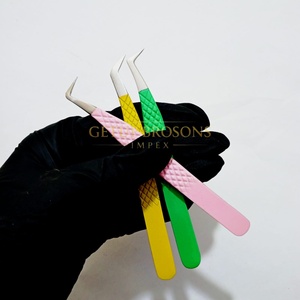 Pince à épiler professionnelle en acier inoxydable avec revêtement en poudre couleur personnalisée, anti-magnétique, à poignée diamantée, pour extensions de cils volume, avec logo personnalisé - Product Image 1