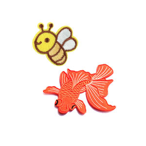 Parche bordado de hierro personalizado OEM logotipo personalizado diseño de dibujos animados único parches de hierro bordados al por mayor - Product Image 3