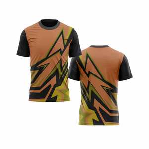 Camiseta de Fútbol Geométrica Negra y Verde Neón Personalizada - Camiseta de Entrenamiento de Secado Rápido con Gráfico Abstracto de Rayos - Product Image 4