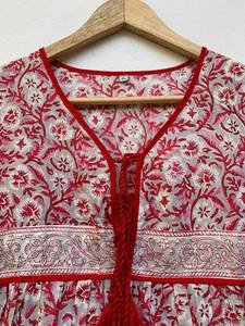 2023 colección al por mayor Tie Dye Kaftan vestido con cuello en V medias mangas tela de rayón ajuste suelto abertura lateral botón resorte Natural - Product Image 5