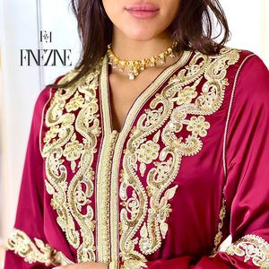 Caftan marocain rouge élégant Vêtements traditionnels musulmans avec broderie à la main Style décontracté Soie respirante - Product Image 2