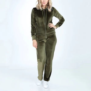Ensemble de survêtement en velours vert personnalisé 2025 pour femmes, coupe-vent, respirant, décontracté, jogging en velours, ensemble 2 pièces, logo en strass - Product Image 1