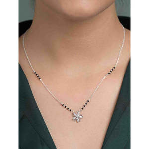 Achetez un Mangalsutra en argent pur avec motif floral, perles de diamant et de perles d'or, un bijou ethnique religieux, un cadeau parfait pour votre femme - Product Image 5