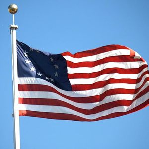 Drapeau américain Betsy Ross 2x3 pieds, brodé, 13 étoiles, en polyester imperméable, pour le 250e anniversaire, usage extérieur intensif - Product Image 1