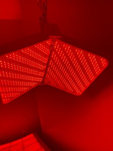 Lit de luminothérapie LED Lightstim à lumière rouge - Product Image 1