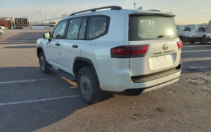 4x4 โตโยต้าแลนด์ครุยเซอร์ 300 V6 GR SPORT 3.3L เทอร์โบดีเซลอัตโนมัติ AE70 7 ที่นั่ง/7 ที่นั่งอัตโนมัติ ref 3180 - Product Image 4