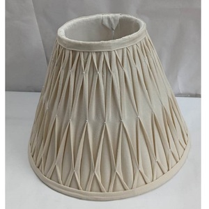 Abat-jour en tissu de lin mélangé de forme cylindrique, fait à la main, de luxe moderne, design plissé en boîte, finition blanche, support d'ampoule E27 - Product Image 1