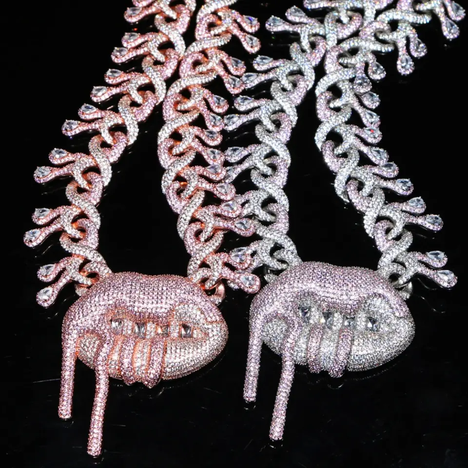 พร้อมจี้