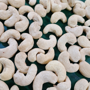 Fournisseur de confiance Santigo noix de cajou noix de cajou noyau W320 Kaju Badam emballage personnalisé à faible quantité minimale de commande - Product Image 1