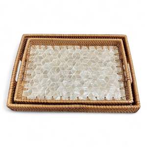 Bandeja Decorativa Hecha a Mano de Ratán con Incrustaciones de Madreperla, Bandeja Ecológica con Incrustaciones de Concha, Material Natural para Mesa - Product Image 1