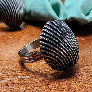Vente chaude Rond de serviette en métal simple et élégant pour les repas de tous les jours et les mariages Quantité en vrac écologique disponible - Product Image 4