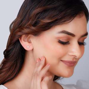 Joyería GIVA-Heer by GIVA Grab Online Pendientes de diamantes de flores con volantes de oro - Product Image 6