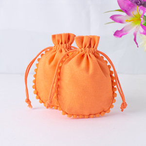 Pochette à cordon en coton orange avec logo personnalisé en gros Petites pochettes cadeaux faites à la main pour emballage organisateur de bijoux de mariage et de voyage - Product Image 2