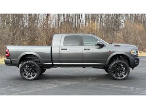 Escape EFI Live Tuned para RAM 2500 Diesel 2021 de 8 Cilindros, Automático, con Suspensión Elevada de 6', Ruedas de 24 Pulgadas 37X13.50 Atturo - Product Image 5