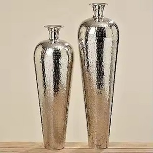 Hermoso florero de metal para decoración del hogar, perfecto para centro de mesa, sala de estar y decoración de oficina - Product Image 4