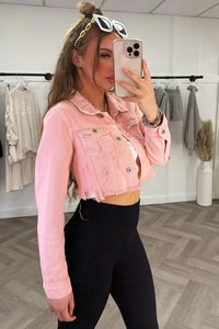 แจ็กเก็ตยีนส์ครอประดับพรีเมียมสีชมพูสำหรับผู้หญิงที่มีแขนยาวออกแบบโลโก้ได้ตามต้องการล่าสุด - Product Image 3