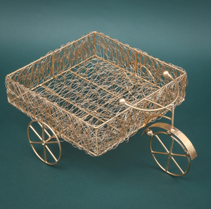 Panier à panier en métal en forme de pousse-pousse en laiton AK en or fini panier personnalisé pour la décoration intérieure de la maison - Product Image 2